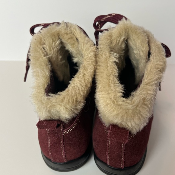 Earth Origins Cooper boots in burgundy color, size 7M - Picture 4 of 10
